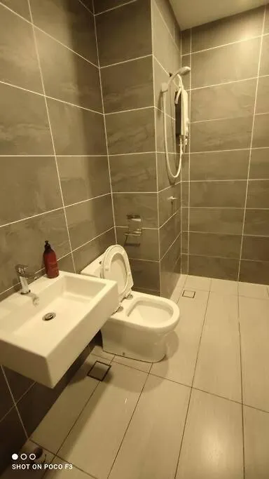 Bs228-Klia -Self Check-In-Wifi-Netflix-Parking-Pool, 5092 Apartment Sepang