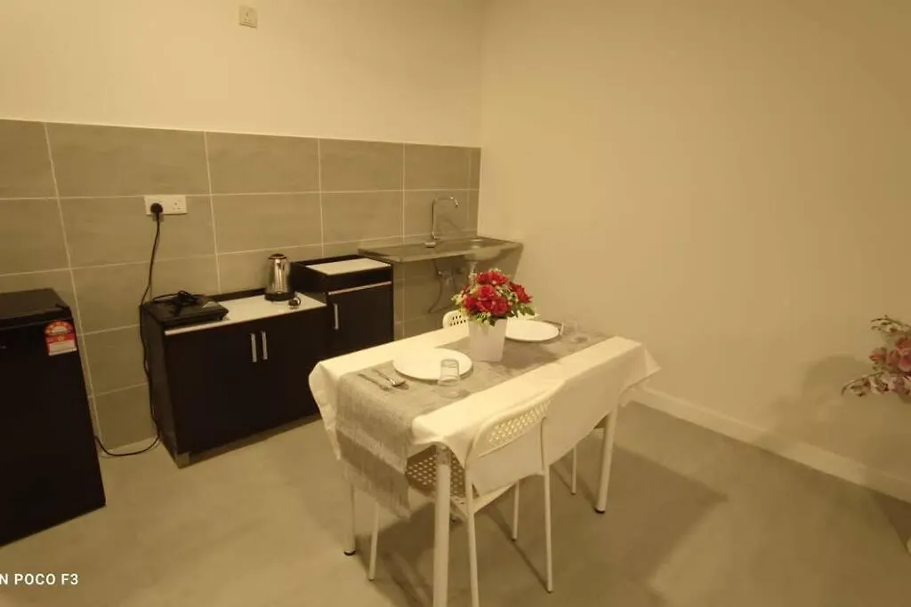 Bs228-Klia -Self Check-In-Wifi-Netflix-Parking-Pool, 5092 Apartment Sepang 0*,  Malaysia